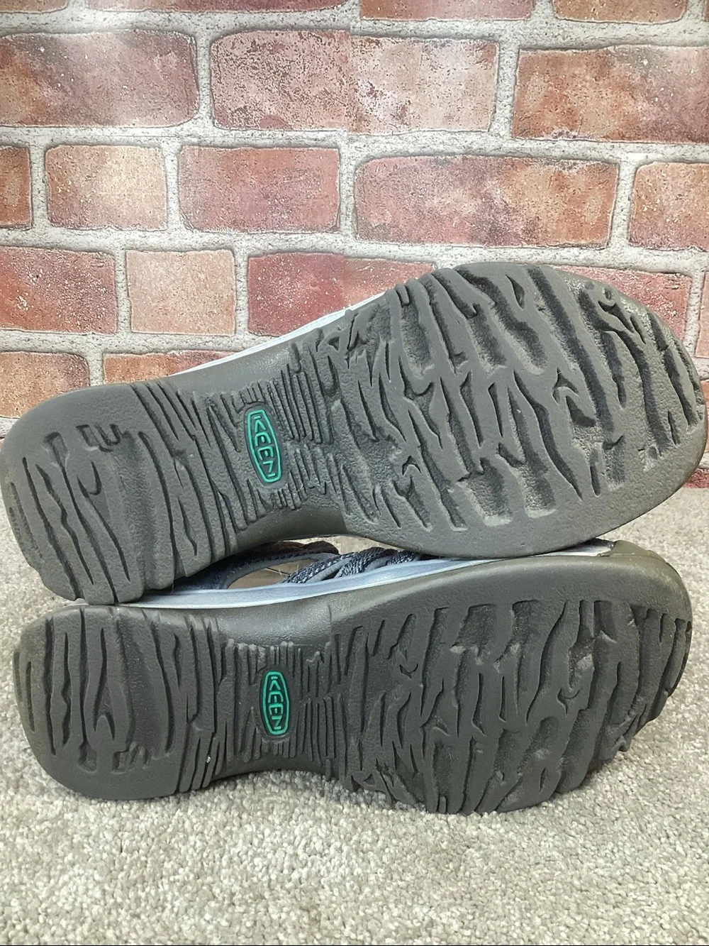 Keen Whisper womens Outdoor sport sandals size 8.5